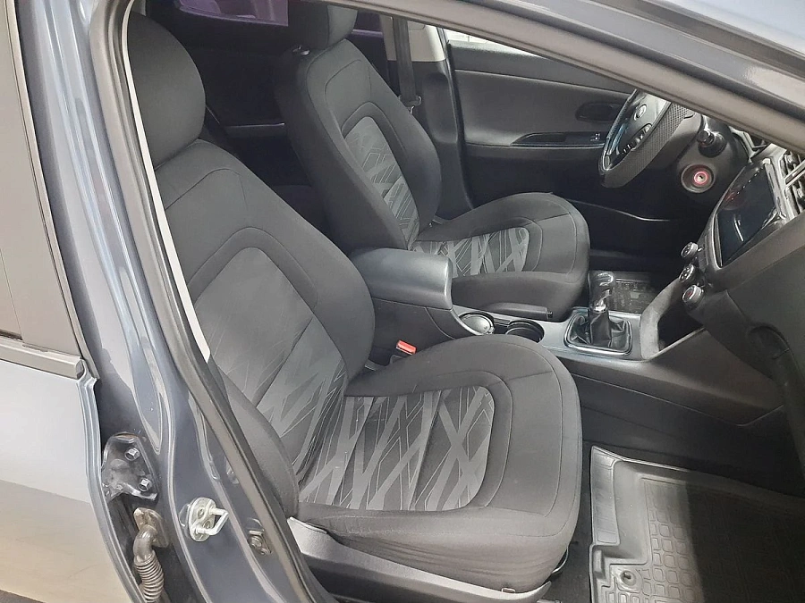 Kia Ceed, 2013г., передний привод, механика