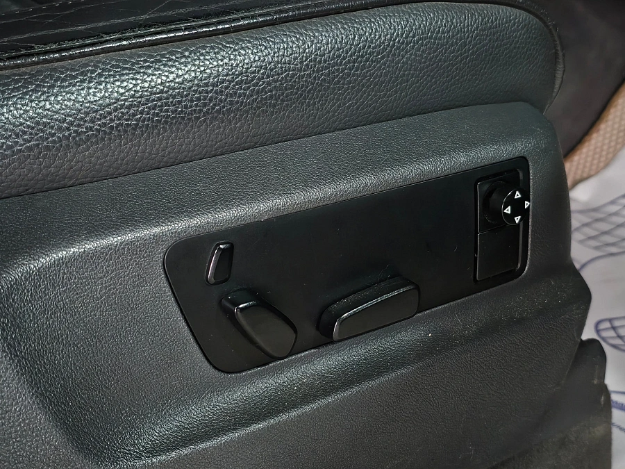 Volkswagen Touareg, 2005г., полный привод, автомат