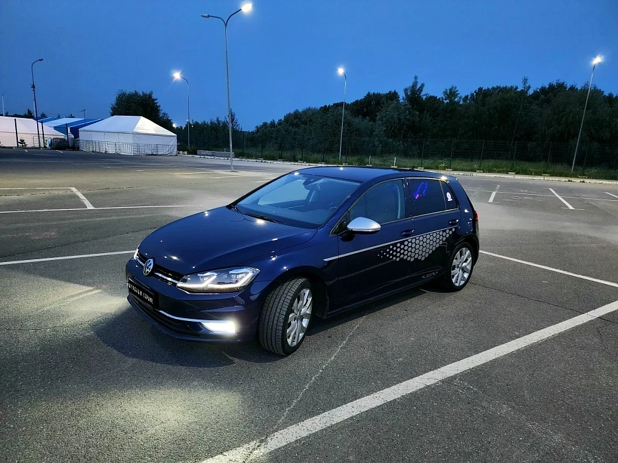 Volkswagen Golf, 2018г., передний привод, робот