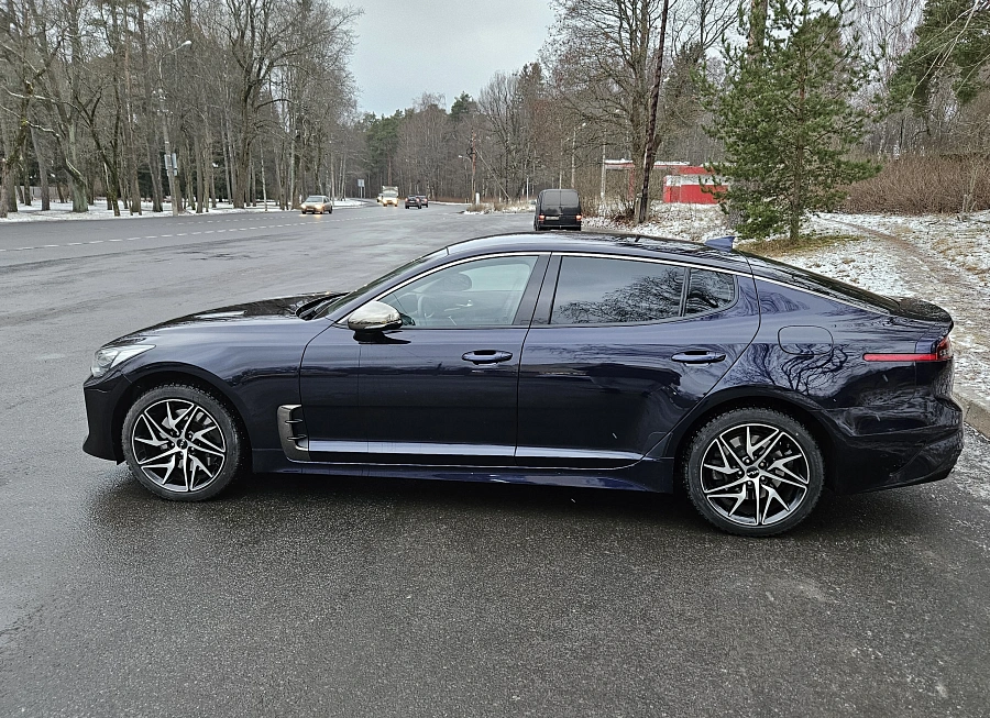 Kia Stinger, 2022г., полный привод, автомат