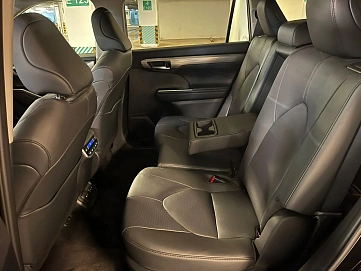 Toyota Highlander, 2024г, полный привод, автомат