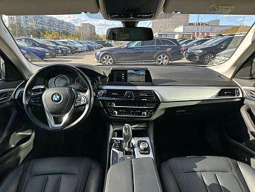 BMW 5 серии, 2018г, задний привод, автомат