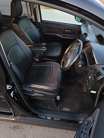 Toyota Voxy, 2015г, передний привод, вариатор