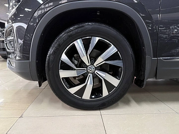 Volkswagen Tayron, 2021г, передний привод, робот