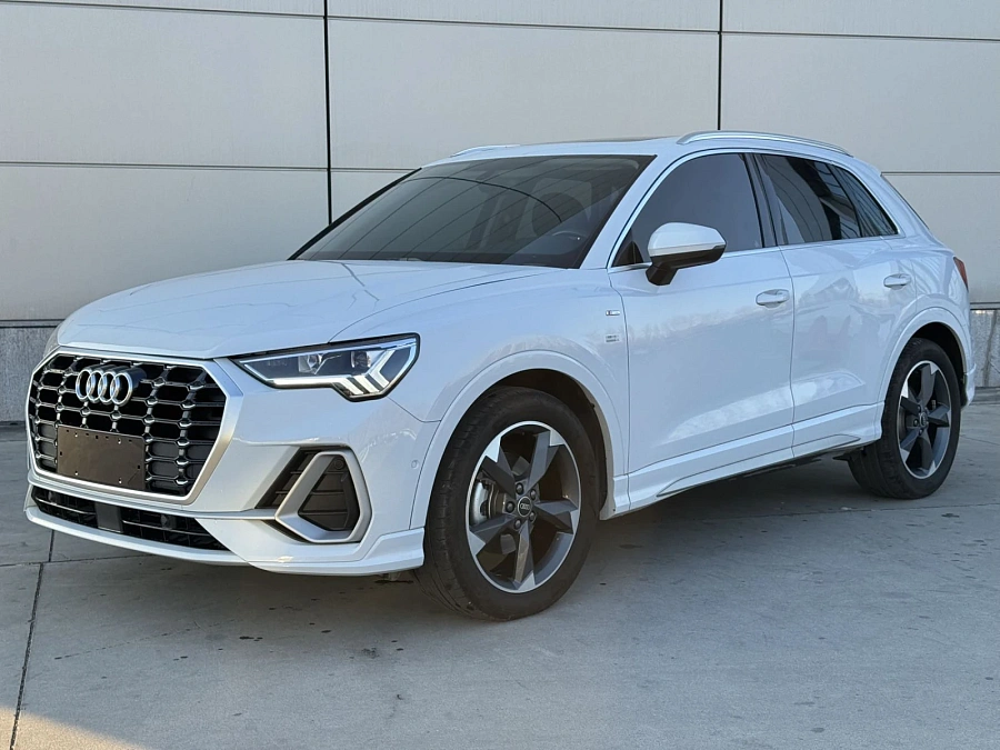 Audi Q3, 2023г., передний привод, робот