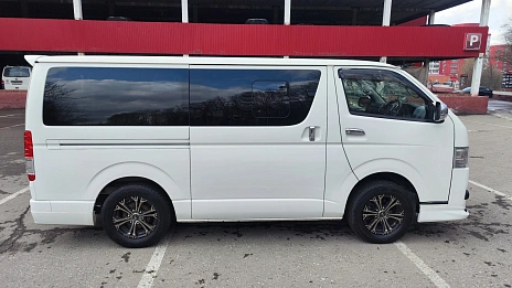Toyota HiAce, 2015г, полный привод, автомат