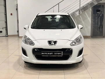 Peugeot 308, 2011г, передний привод, автомат