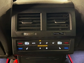 Volkswagen Touareg, 2021г, полный привод, автомат