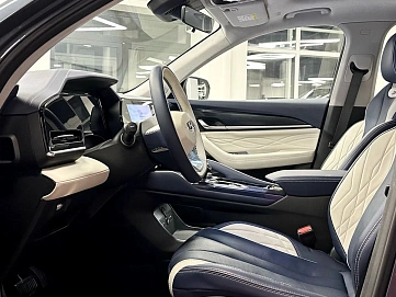 Geely Monjaro, 2022г, передний привод, автомат