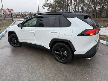 Toyota RAV4, 2021г, полный привод, автомат