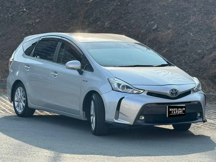 Toyota Prius Alpha, 2016г., передний привод, автомат