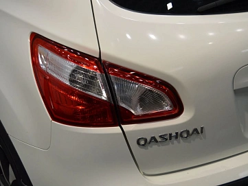 Nissan Qashqai, 2011г, передний привод, механика