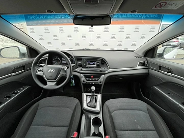 Hyundai Elantra, 2018г, передний привод, автомат