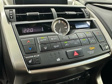 Lexus NX, 2015г, полный привод, вариатор