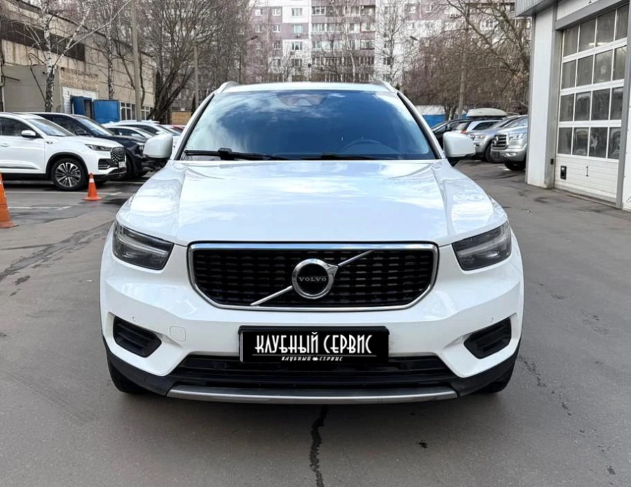 Volvo XC40, 2020г., полный привод, автомат