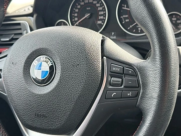 BMW 3 серии, 2018г, задний привод, автомат