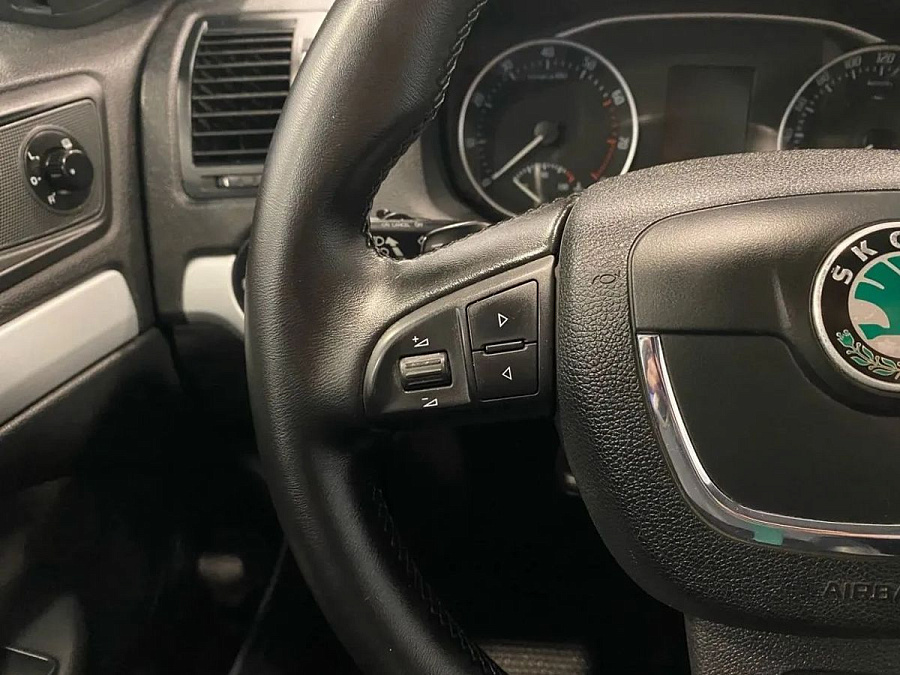 Skoda Octavia, 2009г., передний привод, автомат