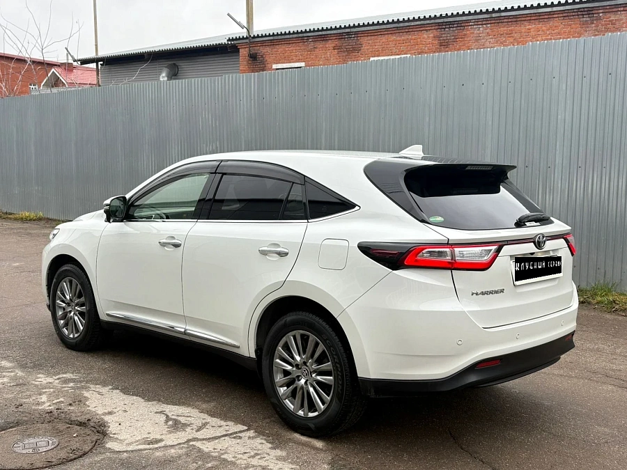 Toyota Harrier, 2020г., передний привод, вариатор