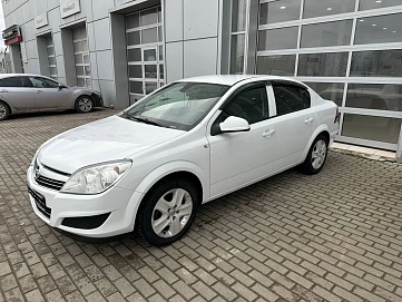 Opel Astra, 2012г, передний привод, механика
