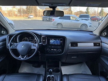 Mitsubishi Outlander, 2015г, полный привод, вариатор