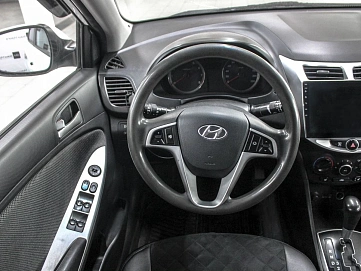 Hyundai Solaris, 2013г, передний привод, автомат