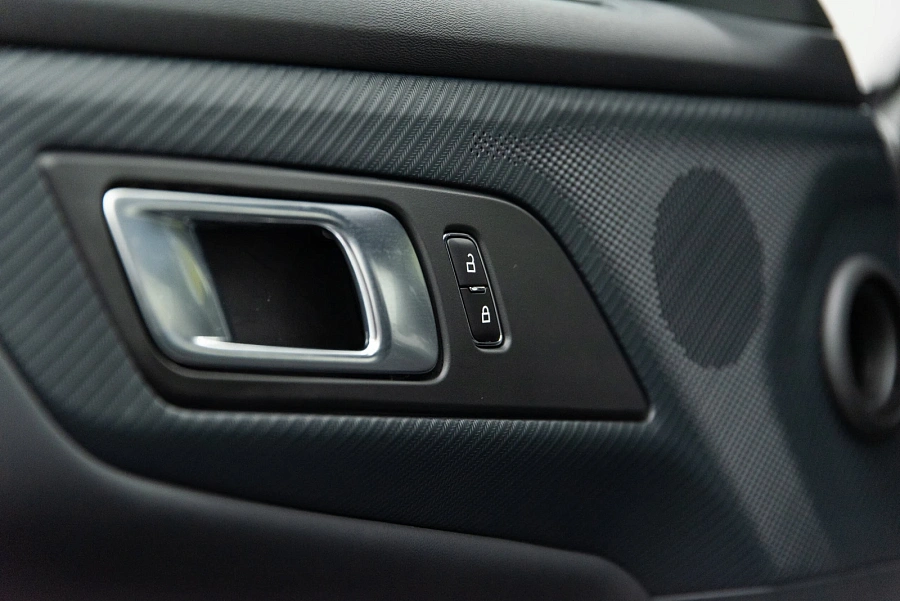 Ford Mustang, 2023г., задний привод, механика