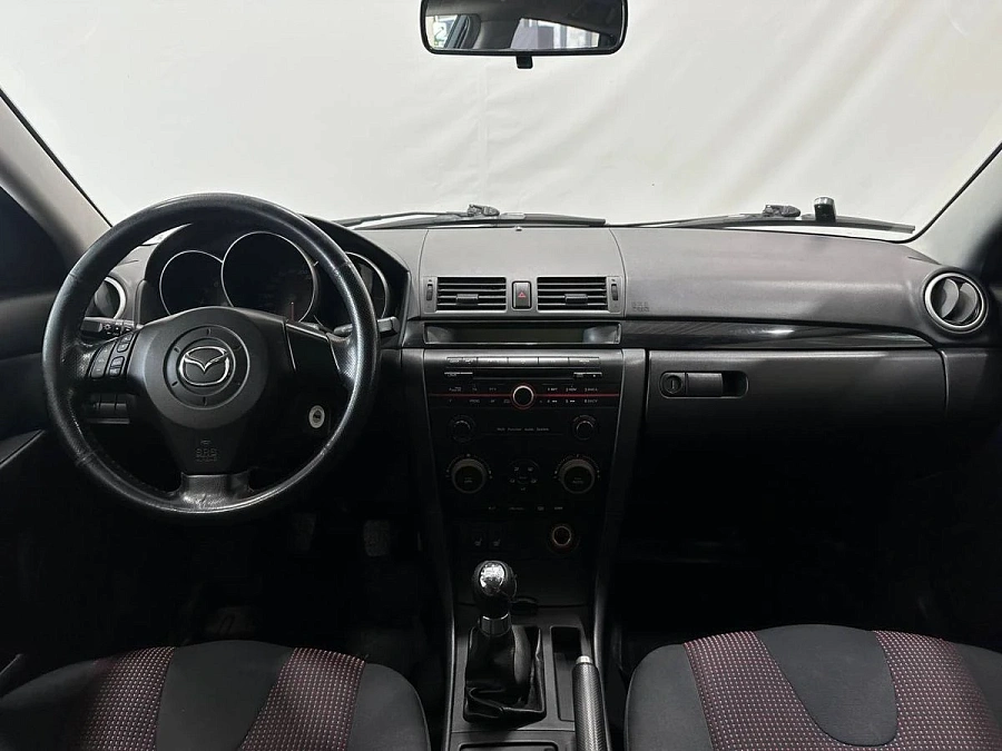 Mazda 3, 2006г., передний привод, механика