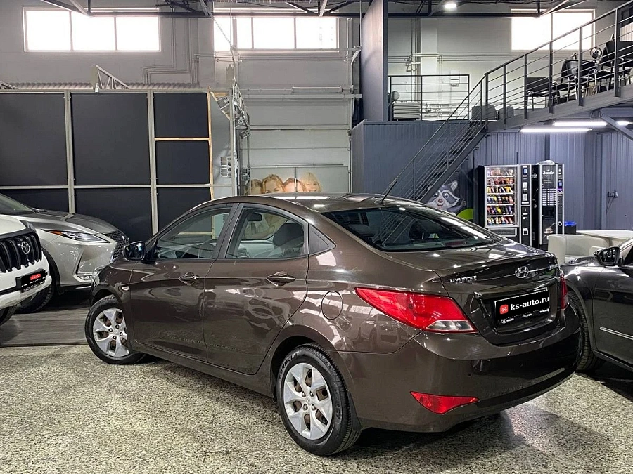 Hyundai Solaris, 2015г., передний привод, автомат