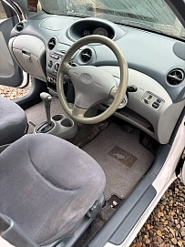 Toyota Vitz, 2001г, передний привод, автомат