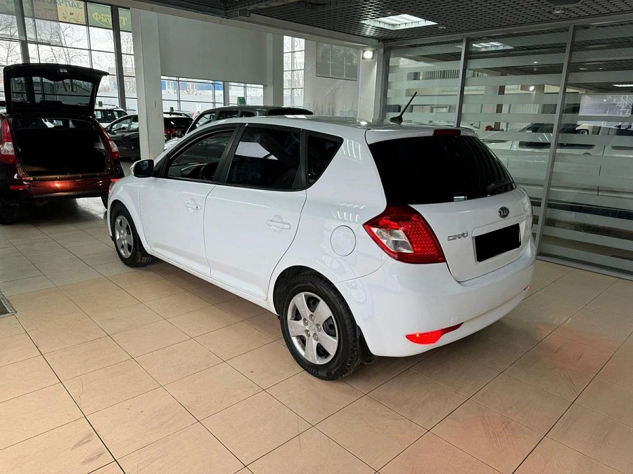 Kia Ceed, 2010г., передний привод, механика