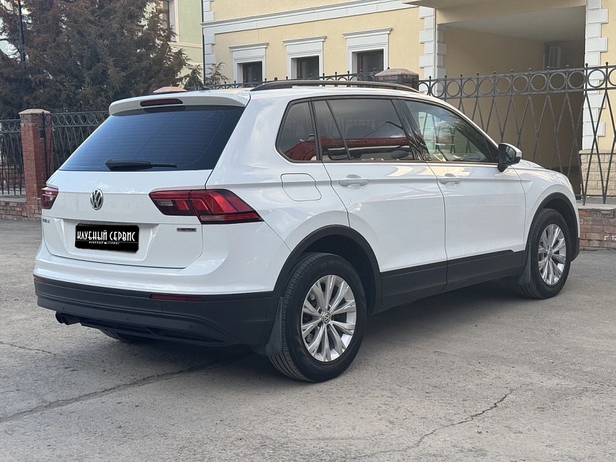 Volkswagen Tiguan, 2019г., полный привод, робот