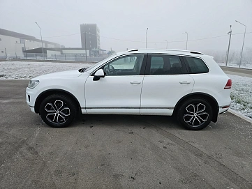 Volkswagen Touareg, 2016г, полный привод, автомат