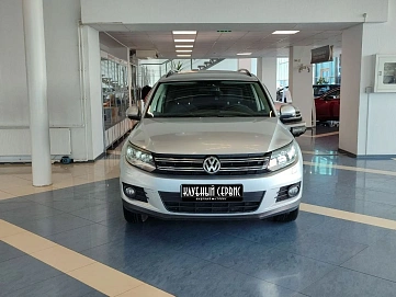 Volkswagen Tiguan, 2012г, передний привод, механика