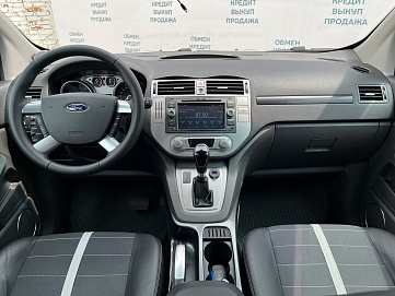 Ford Kuga, 2011г, передний привод, автомат