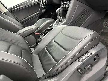 Volkswagen Tiguan, 2020г, полный привод, робот