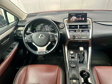 Lexus NX, 2017г, передний привод, автомат