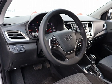 Hyundai Solaris, 2021г, передний привод, автомат
