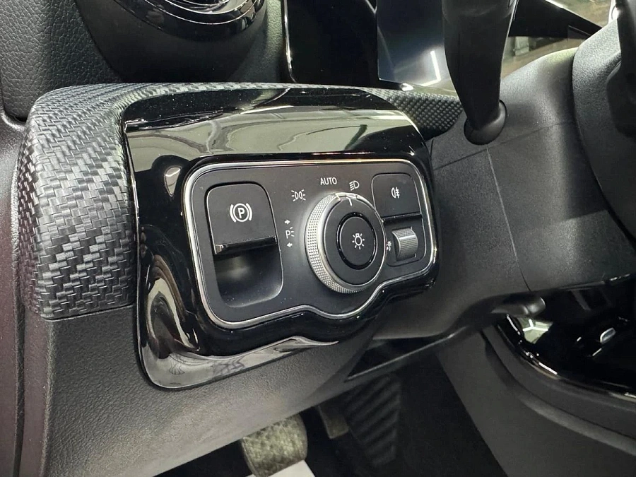 Mercedes-Benz A-Класс, 2019г., передний привод, робот