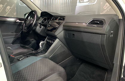 Volkswagen Tiguan, 2019г, передний привод, робот
