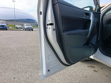 Toyota Corolla, 2014г, передний привод, вариатор