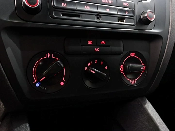 Volkswagen Jetta, 2015г, передний привод, автомат