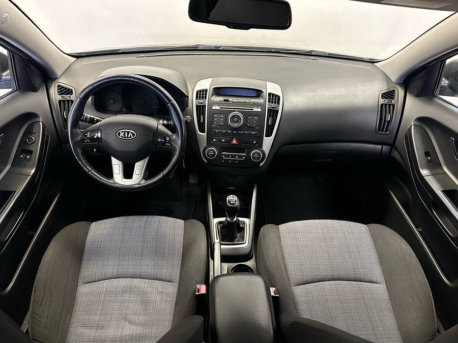 Kia , 2011г., передний привод, механика