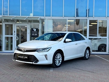 Toyota Camry, 2015г, передний привод, автомат