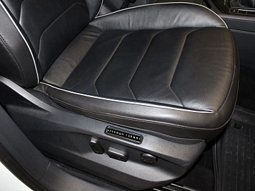 Volkswagen Tiguan, 2019г, передний привод, автомат