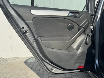 Volkswagen Golf, 2011г, передний привод, механика