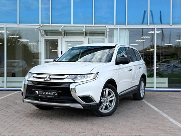 Mitsubishi Outlander, 2017г, передний привод, вариатор