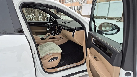 Porsche Cayenne, 2018г, полный привод, автомат