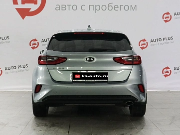 Kia Ceed, 2021г, передний привод, робот