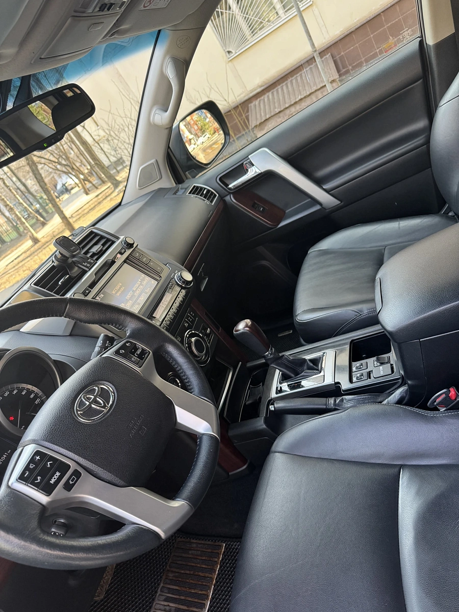 Toyota Land Cruiser Prado, 2015г., полный привод, автомат