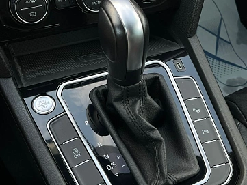 Volkswagen Passat, 2019г, полный привод, робот